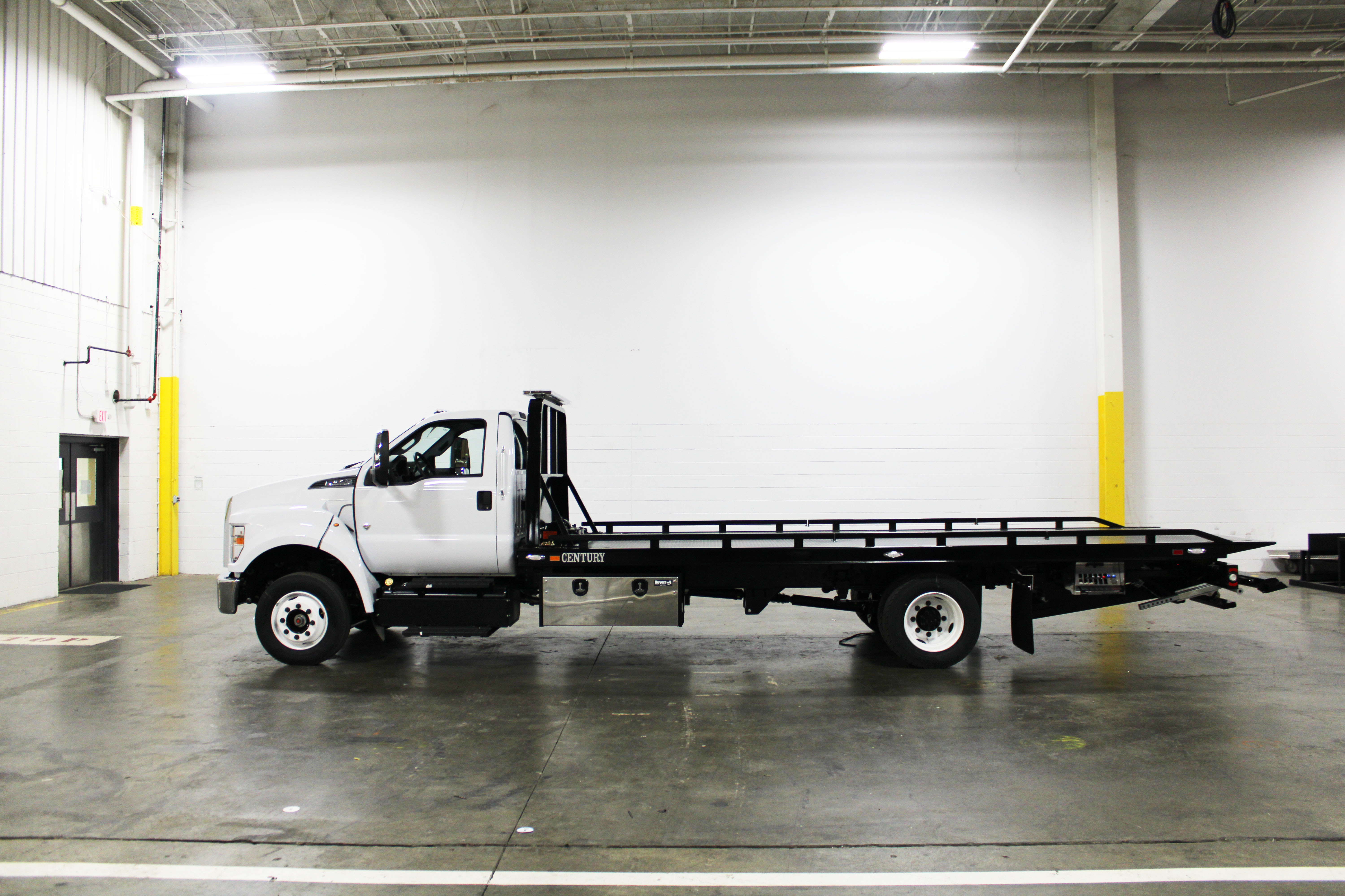Ford F-650 with Century 21.5’ LCG