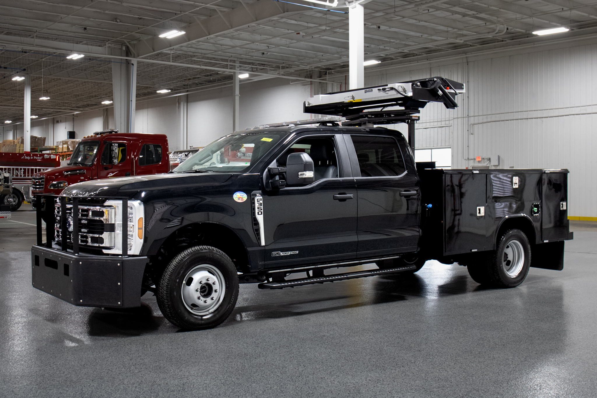 Reading Classic II 9′ Service Body on Ford F-350 Chassis