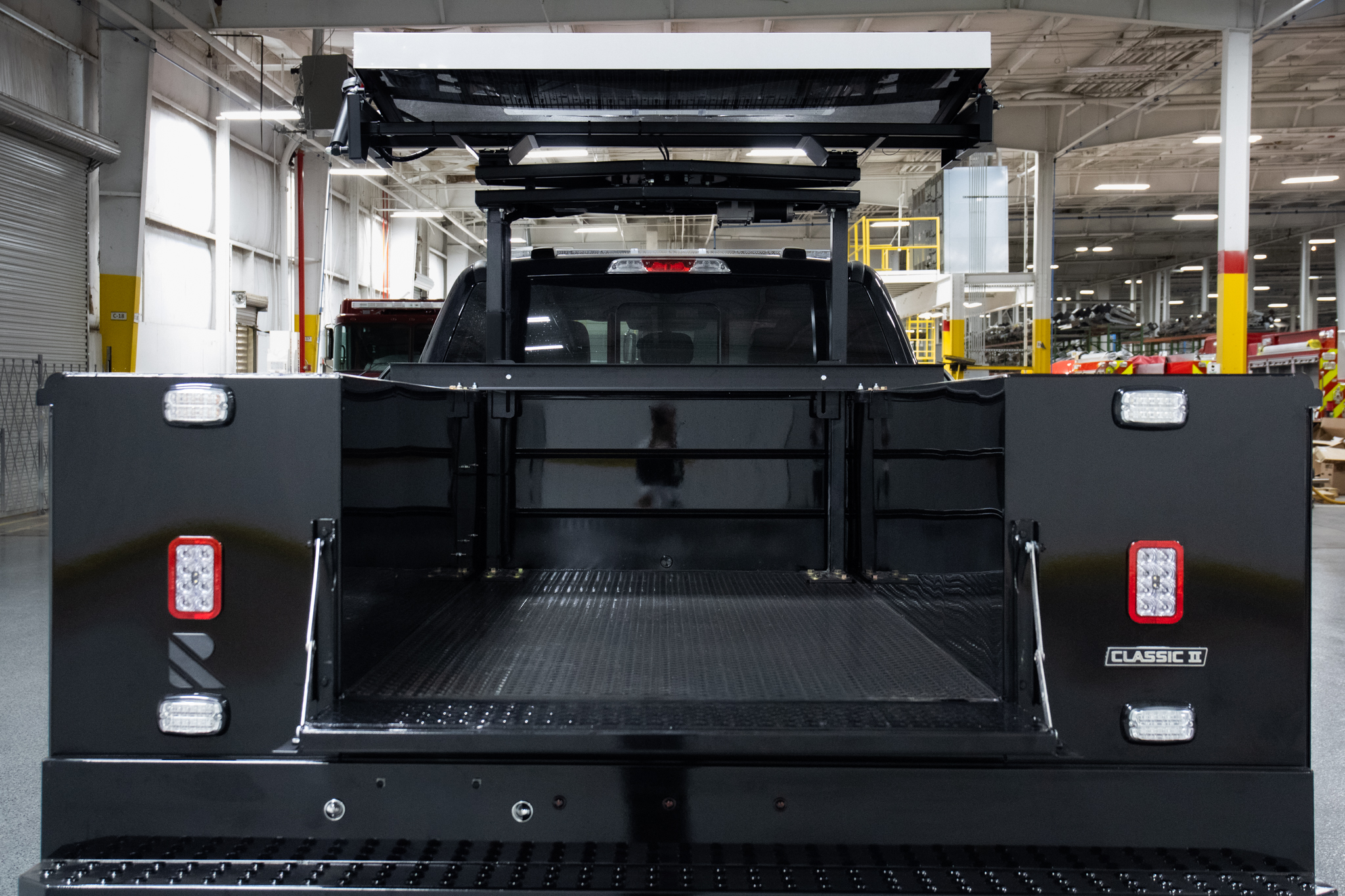 Reading Classic II 9′ Service Body on Ford F-350 Chassis