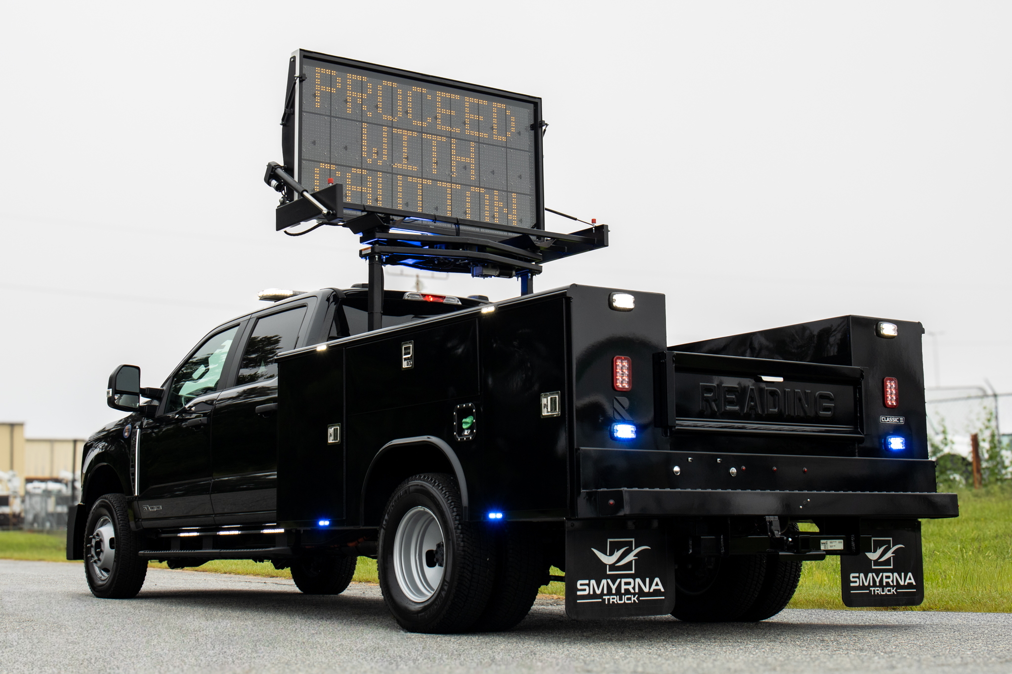 Reading Classic II 9′ Service Body on Ford F-350 Chassis