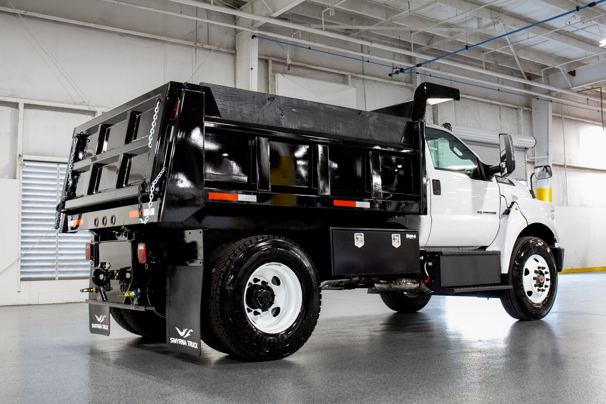 Rugby MGF Titan Dump Body on Ford F-750 Chassis